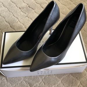 White House Black Market pumps